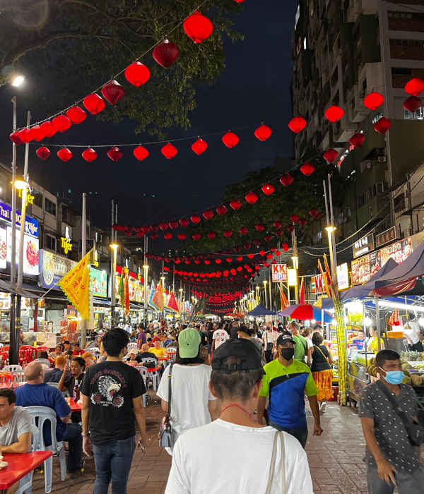 Suasana dalam di Jalan Alor