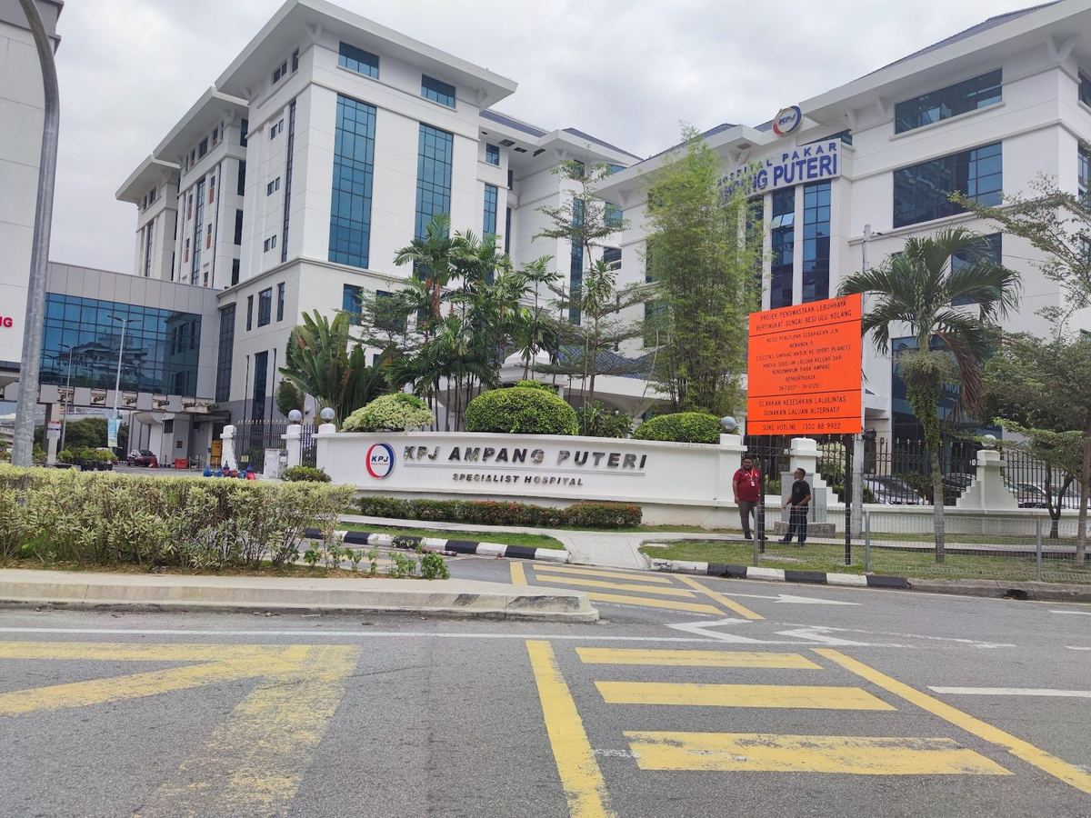 Entrance sign and buildings of KPJ Ampang Puteri Specialist Hospital, Ampang, Kuala Lumpur