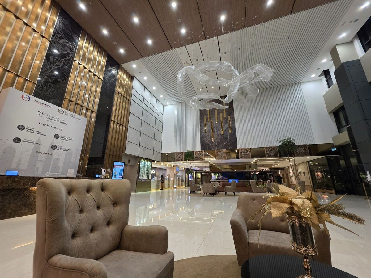 Main lobby with chandelier and lounge seating at KPJ Damansara Specialist Hospital 2, Bukit Lanjan, KL