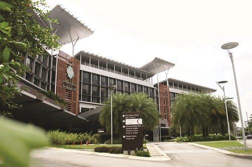 Prince Court Medical Centre building and driveway, Jalan Kia Peng, Kuala Lumpur