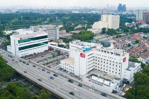 Aerial view of Subang Jaya Medical Centre (SJMC) buildings beside the Federal Highway