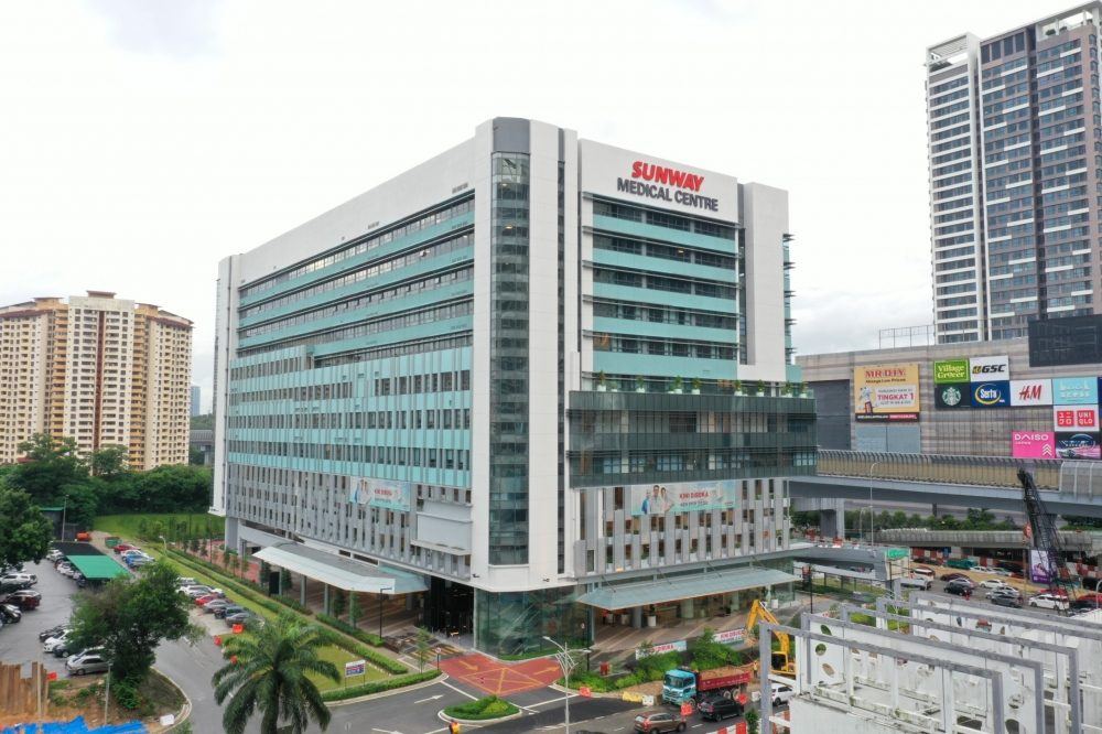 Sunway Medical Centre Damansara tower beside the mall link bridge, Kota Damansara, Petaling Jaya
