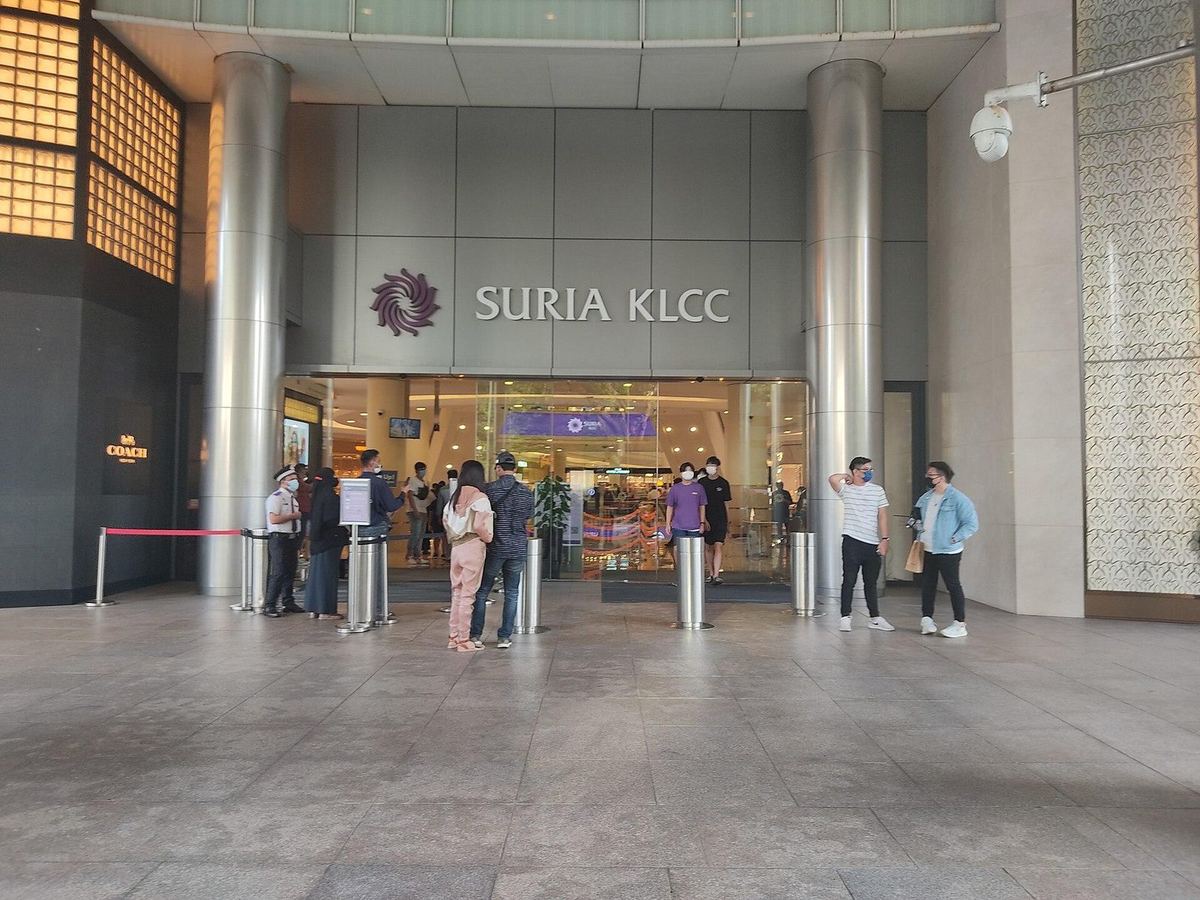 Suria KLCC mall entrance, Kuala Lumpur, home to the Suria Muhabat money changer on the Concourse