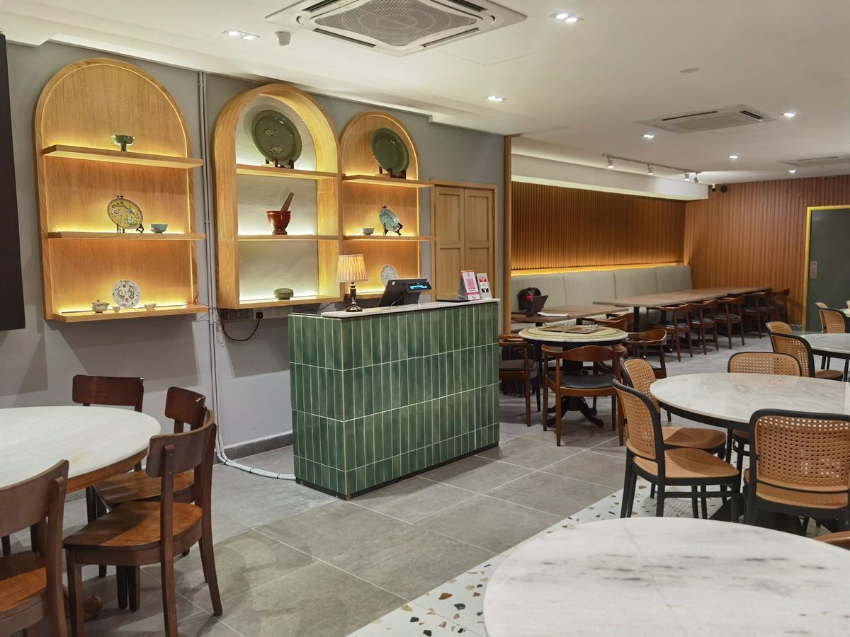 吉隆坡白沙罗高原 Plaza Damansara 的 Gulainya 用餐区