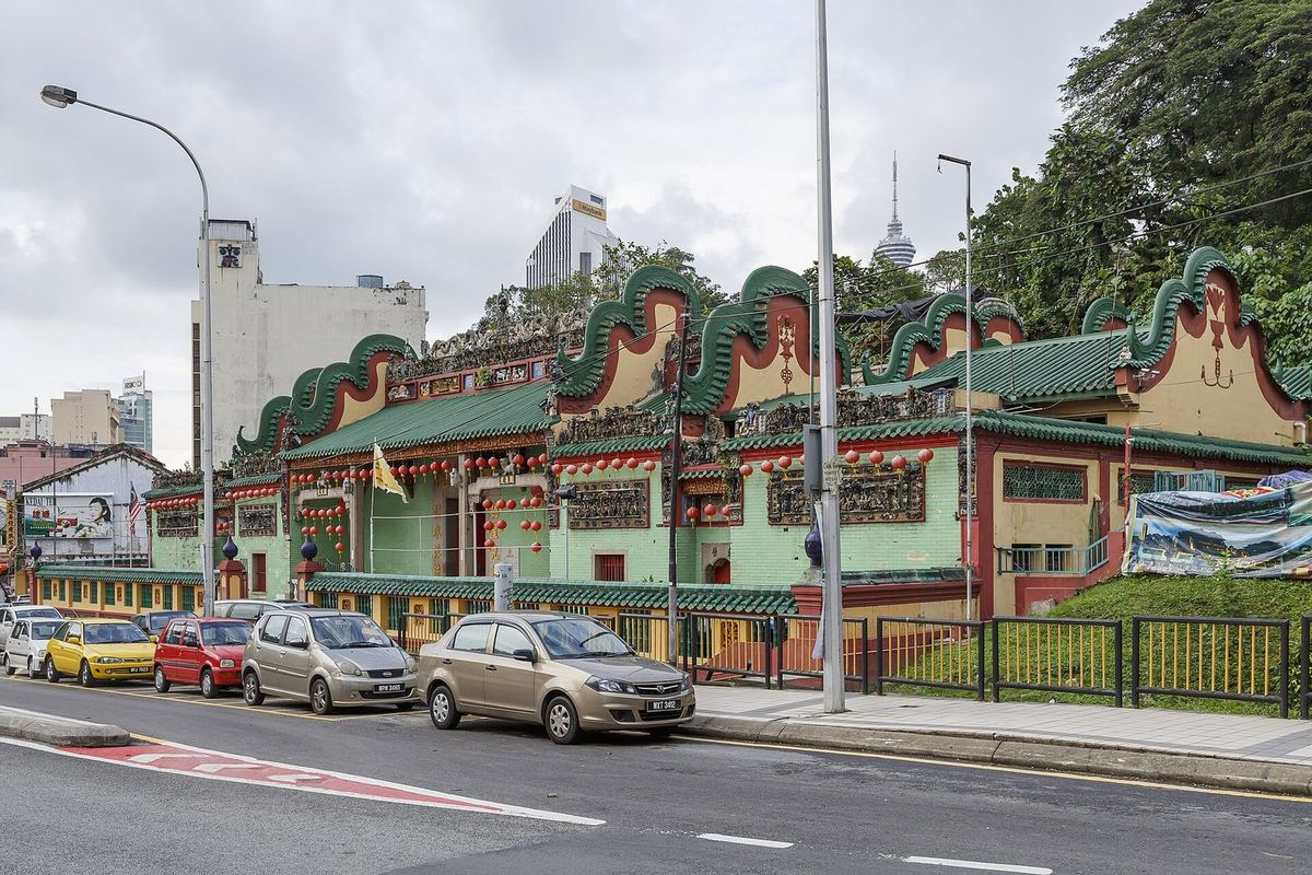 Chan She Shu Yuen Clan Temple on Jalan Petaling, Kuala Lumpur, with green-tiled roofs and ornate ridges