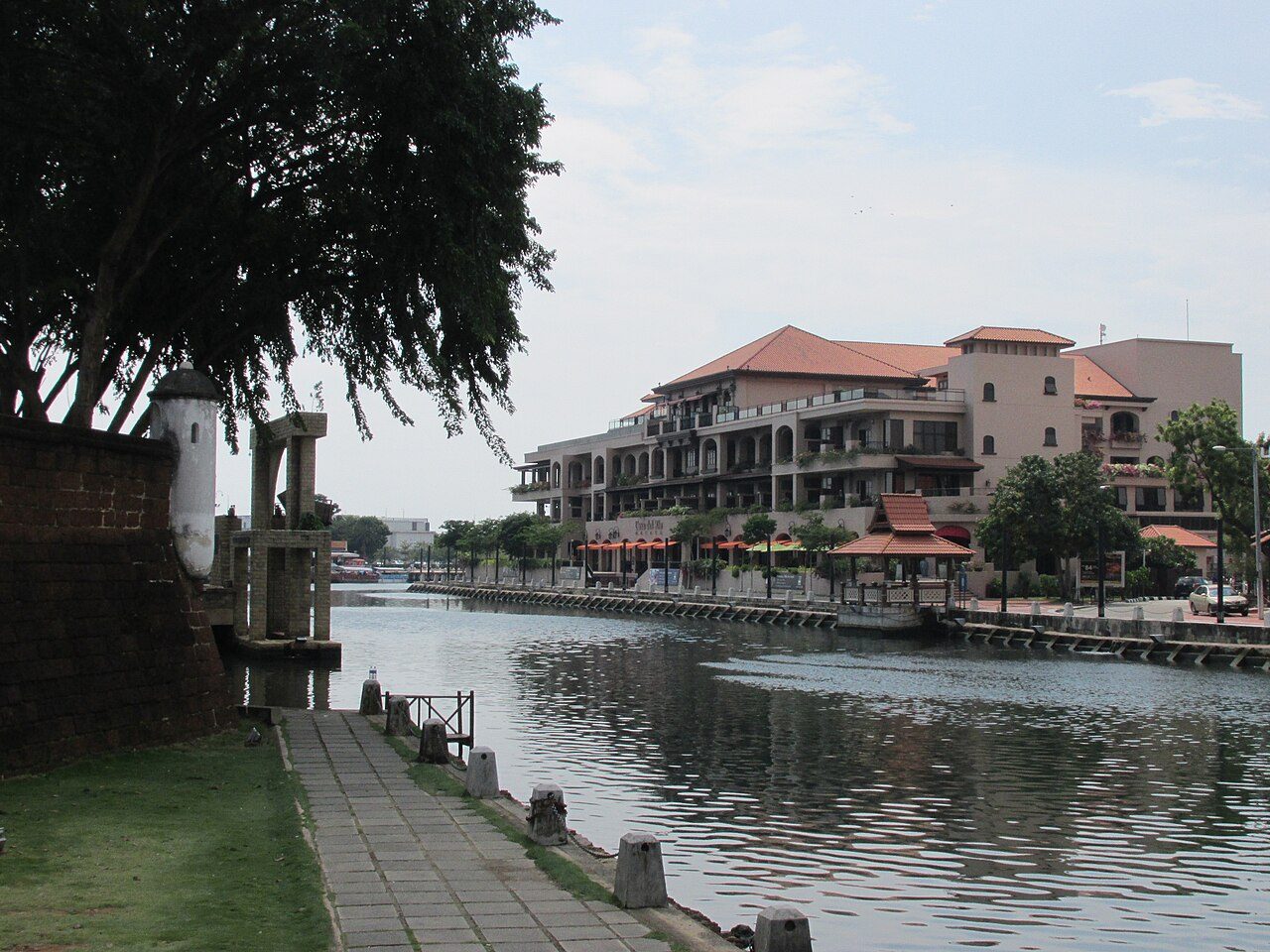 Melaka hotels by the river: Casa del Rio Melaka on the far bank of the Melaka River, seen from the old fort wall near the Dutch Square