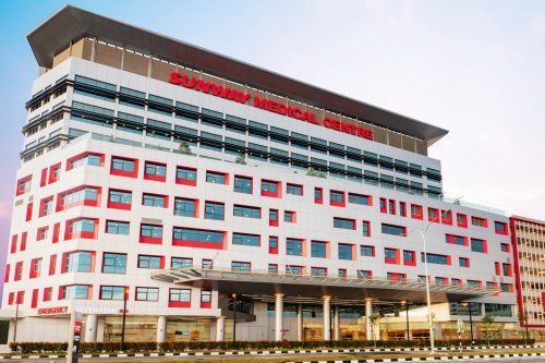 威省再也挂有红色招牌的 Sunway Medical Centre Penang 外墙