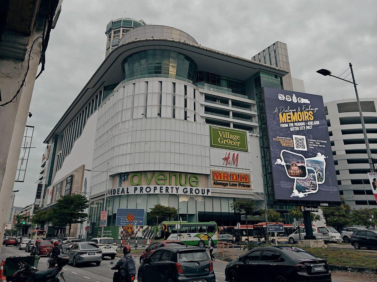 1st Avenue Mall on Jalan Magazine, George Town, Penang, home to N.J. Forex