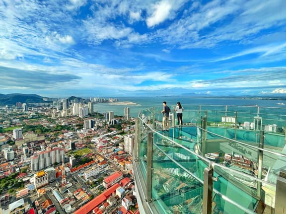 光大 The Top 彩虹天空步道景观