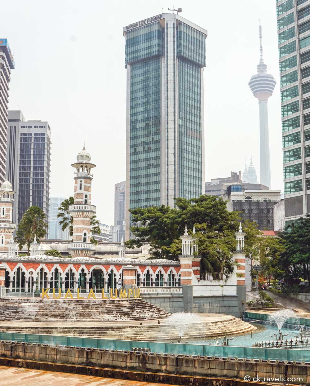Blue Pool River of Life di Masjid Jamek