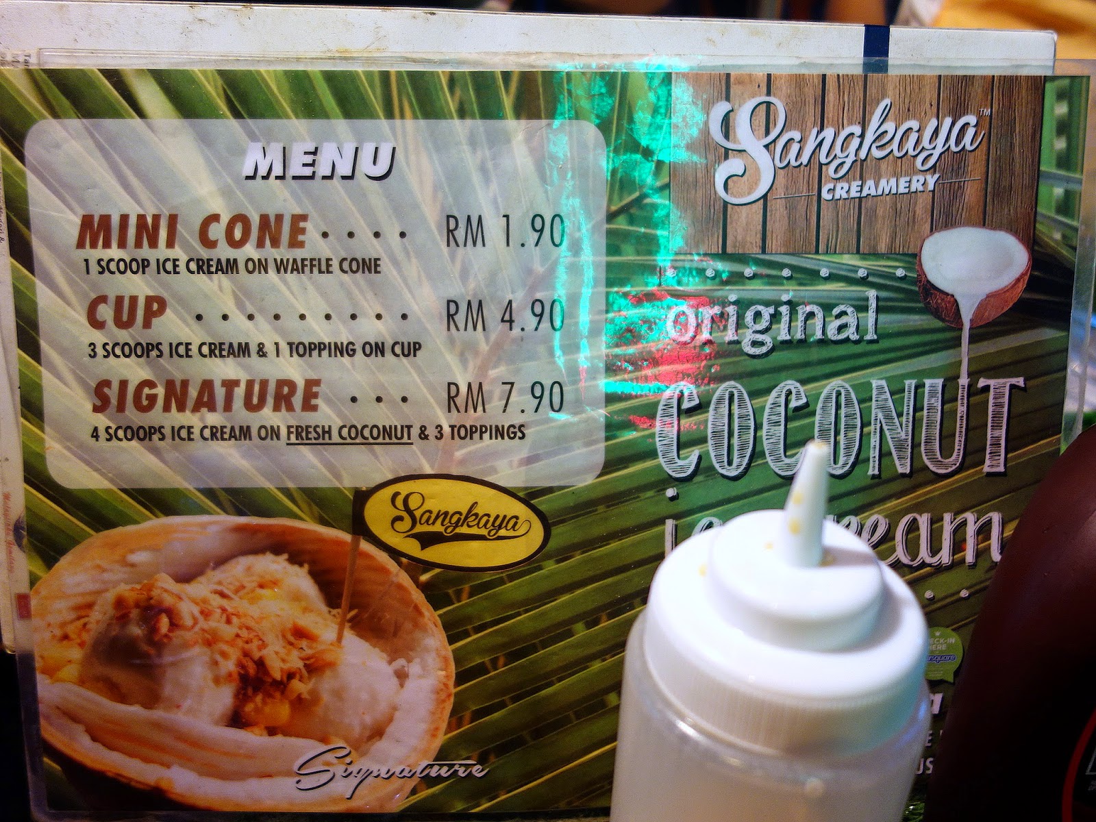 Ruang dalaman di Sangkaya