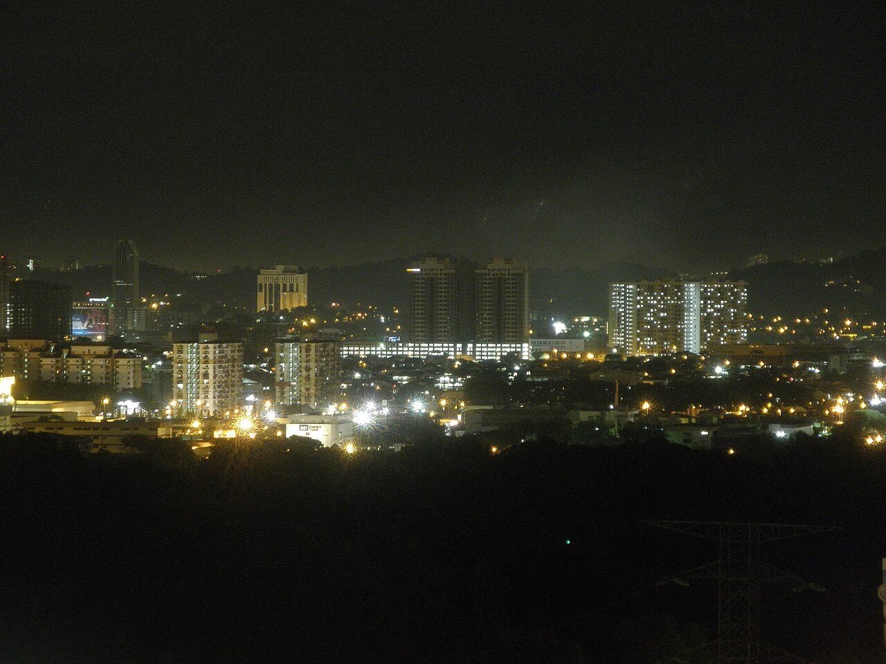Selangor nightclubs and nightlife guide: Petaling Jaya apartment blocks and streets lit up at night