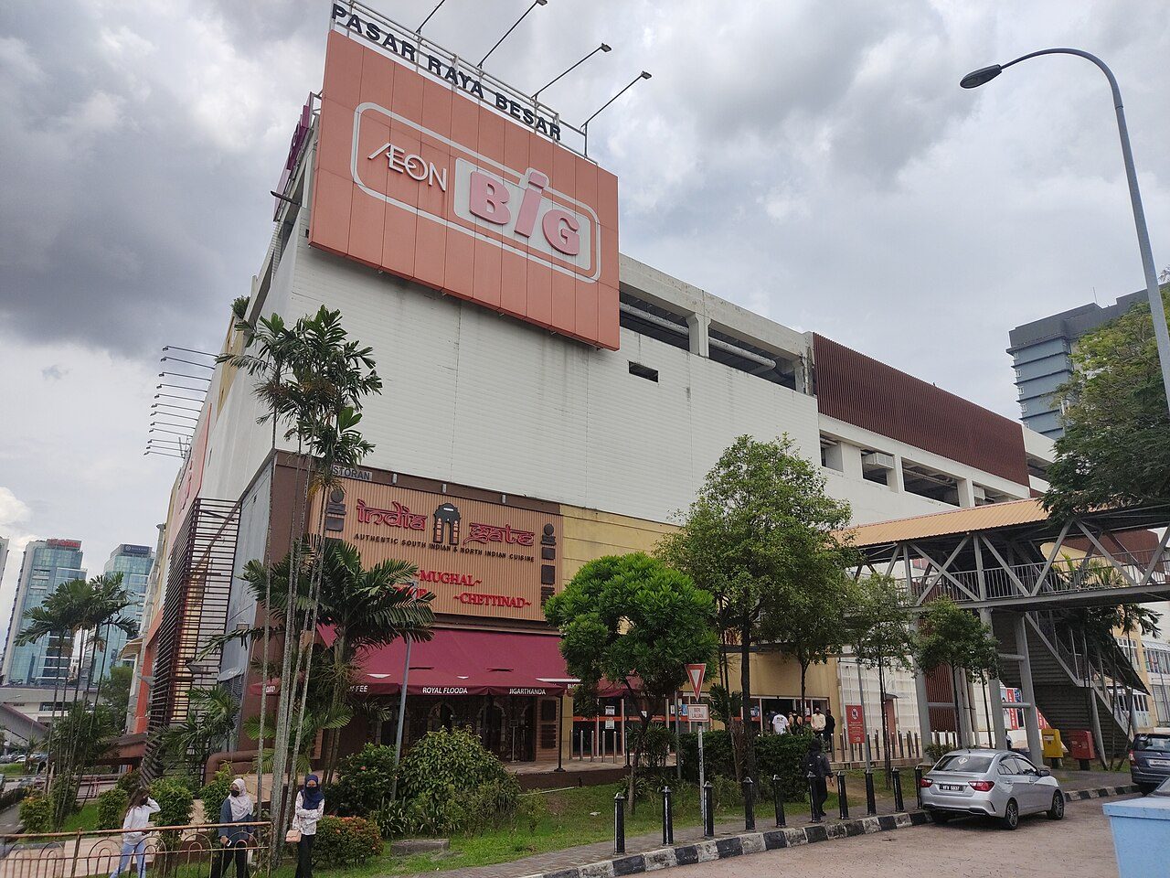 The AEON BiG hypermarket building in Subang Jaya with its large red sign above the entrance, one of the supermarkets in Selangor