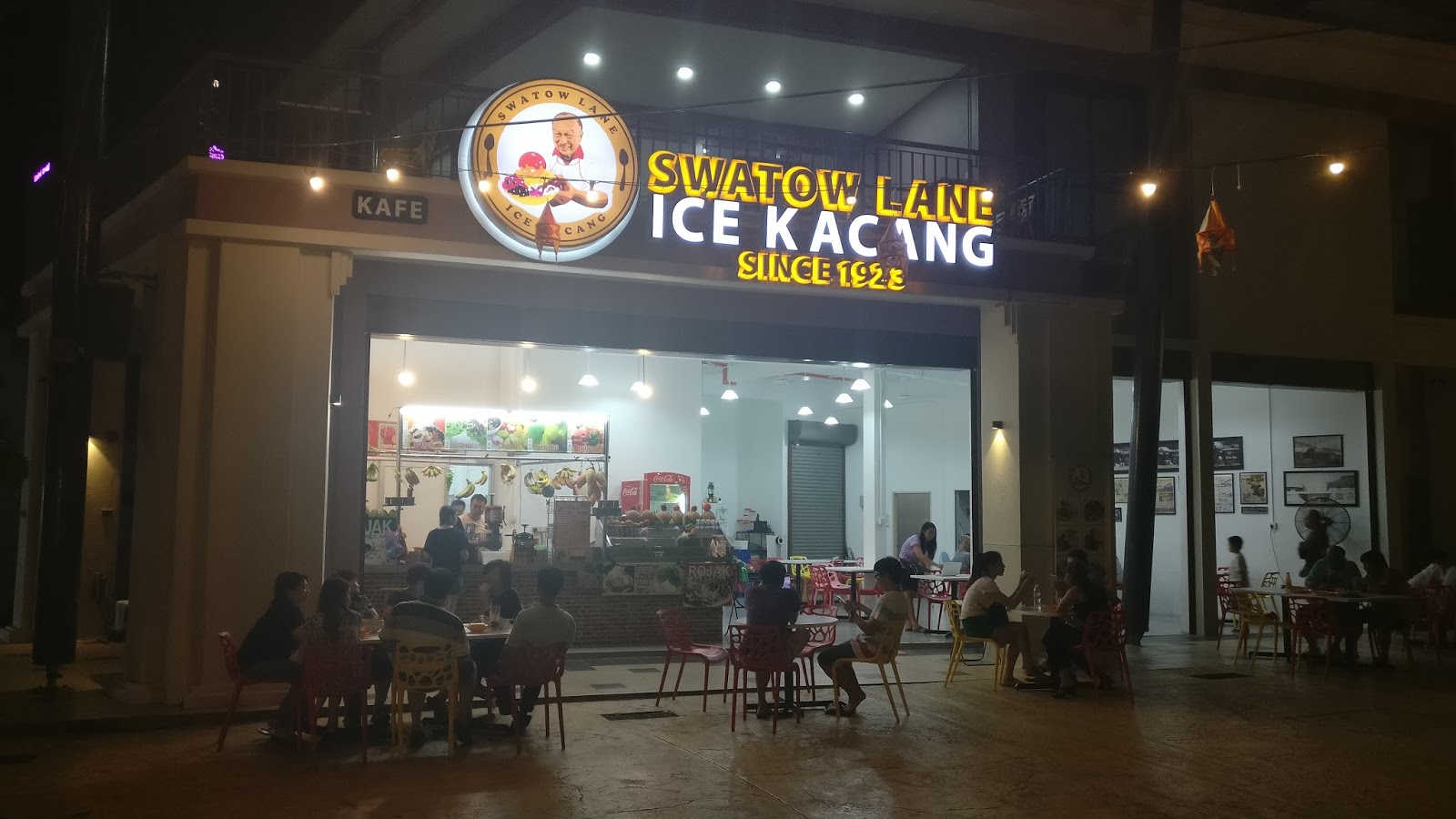 New World Park 的 Swatow Lane Ice Kacang 一碗配新鲜热带水果的红豆冰