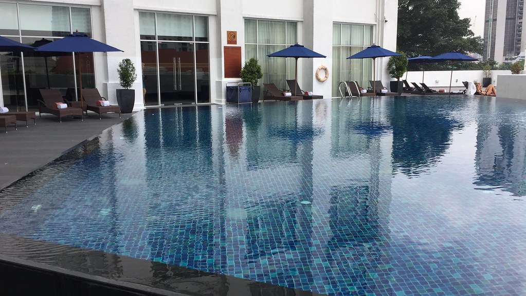 Kolam renang di The Majestic Hotel KL