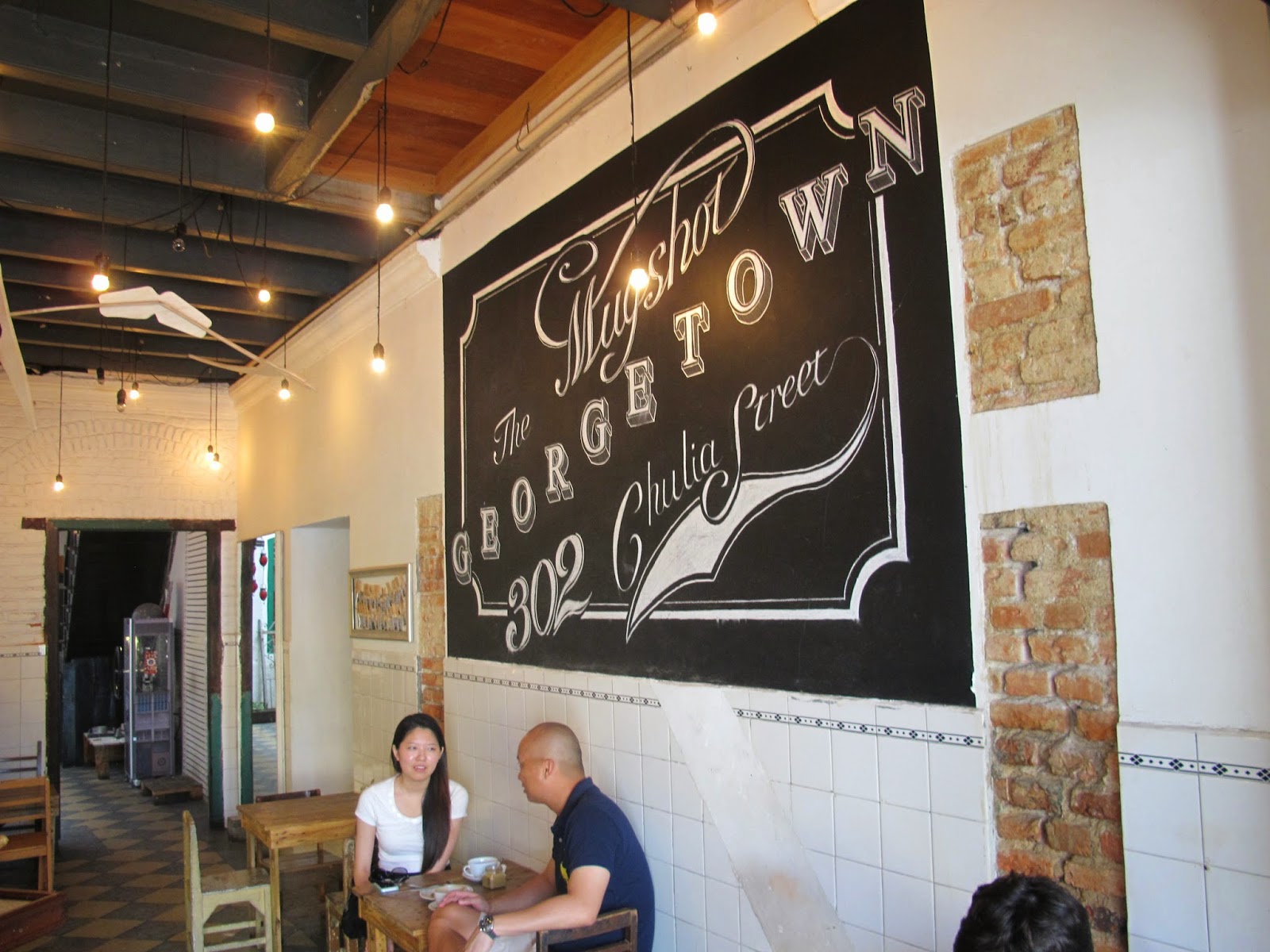 Ruang dalaman The Mugshot Cafe