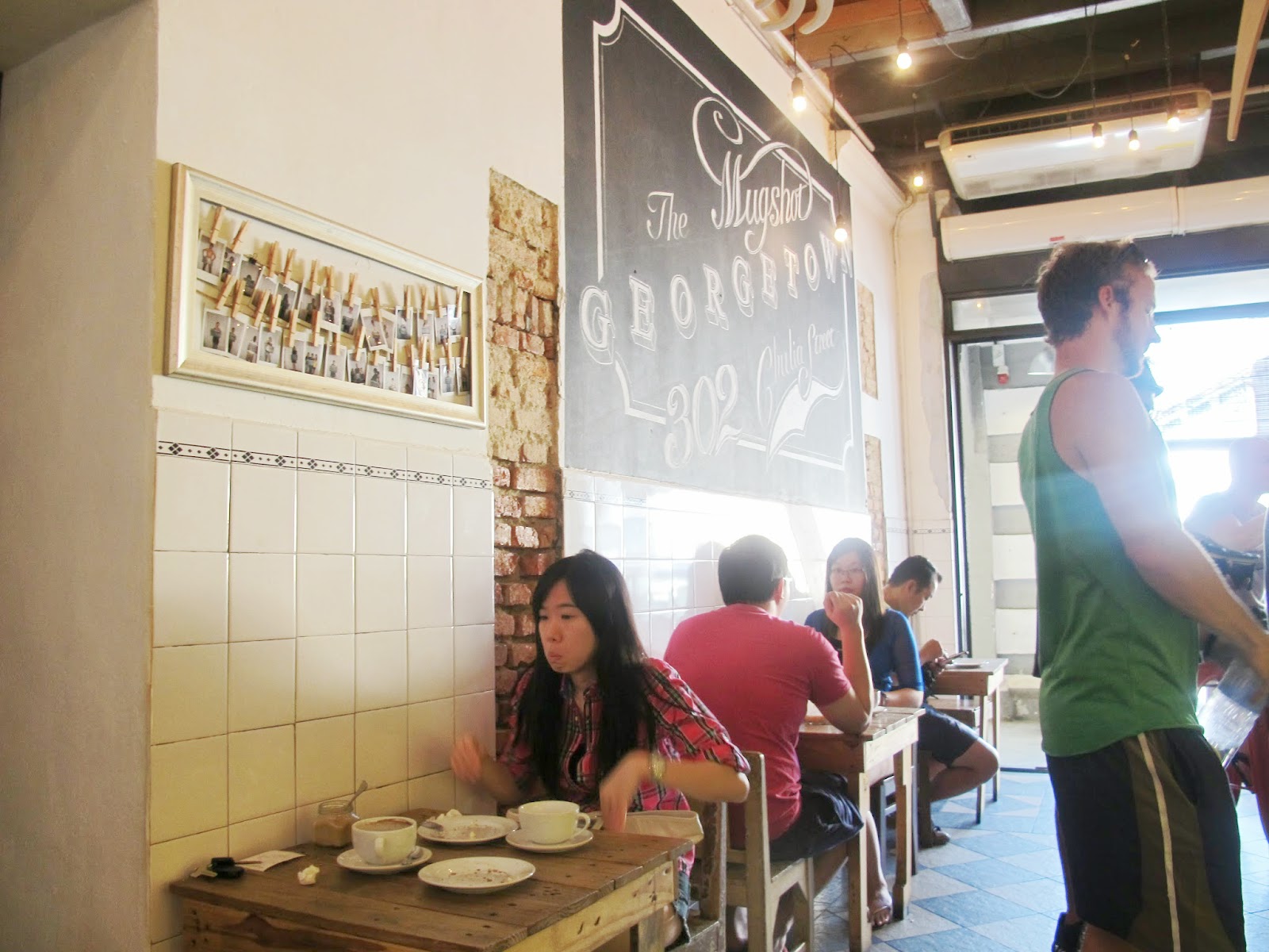 Minuman di The Mugshot Cafe