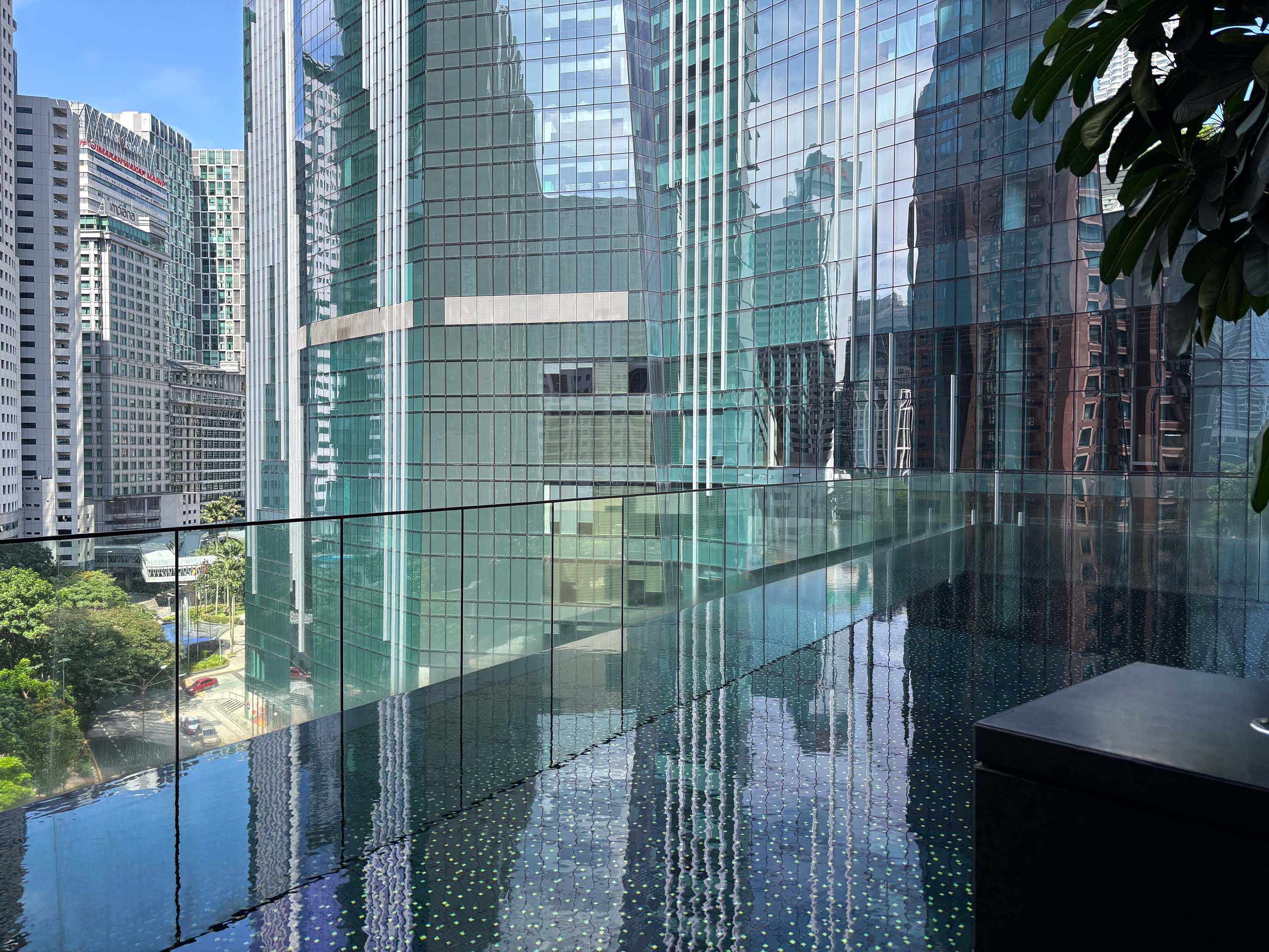 The RuMa Hotel 的泳池