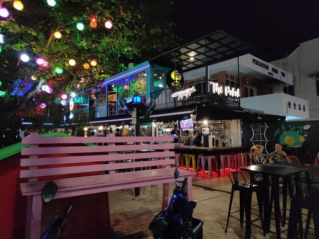 The Pokok All Day Bar