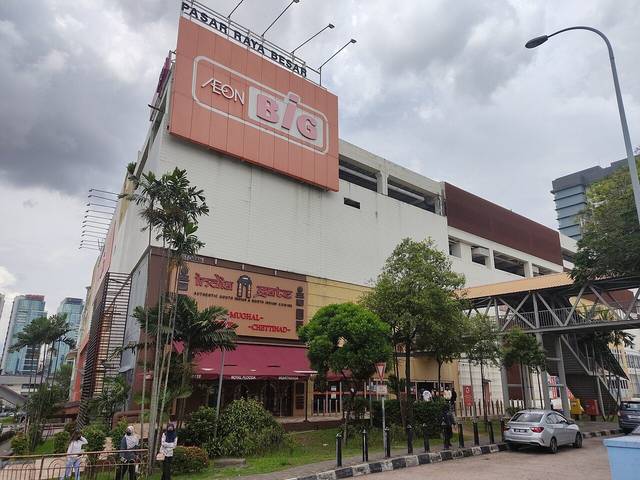 AEON BiG Subang Jaya with its red sign